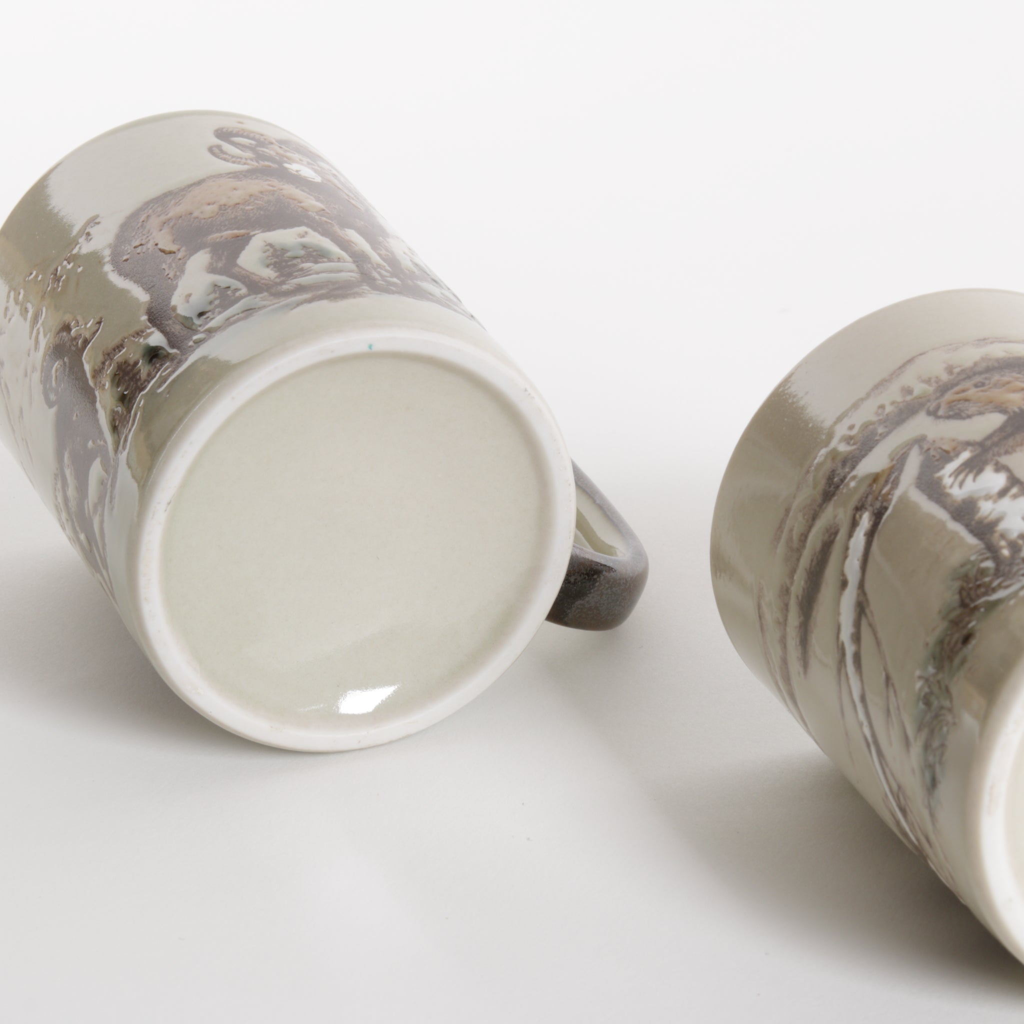 bottom side of ceramic mugs