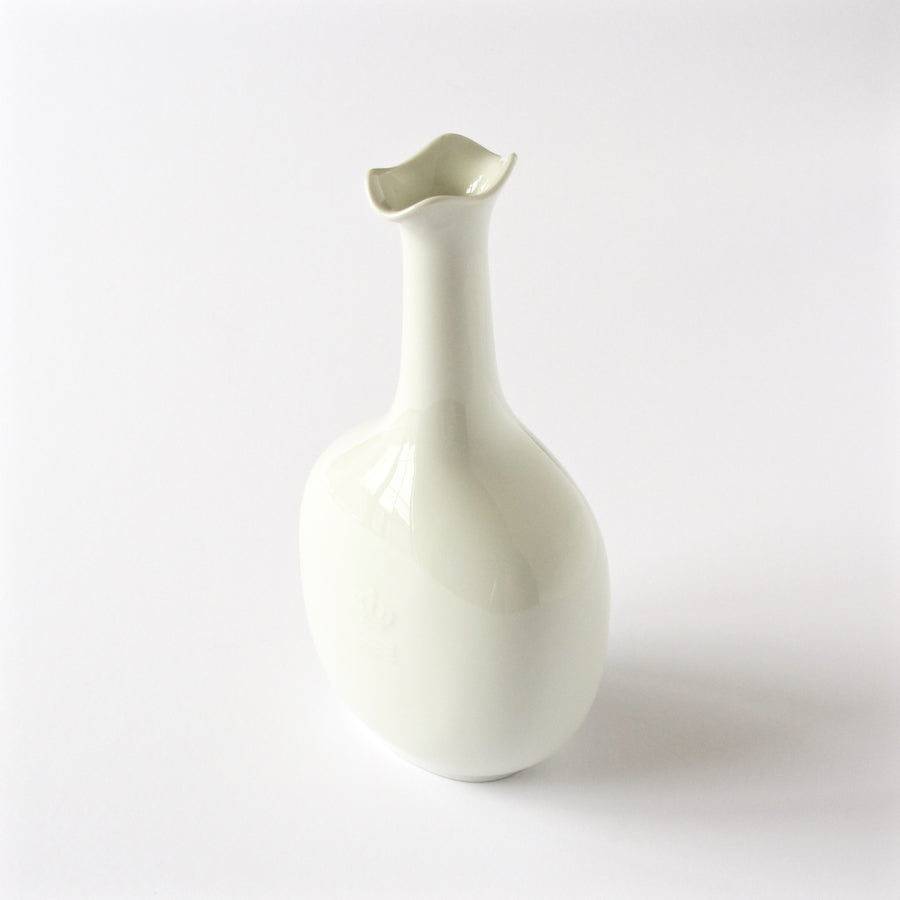 Royal Copenhagen Flower Vase in pure white with long stem and embellishment 