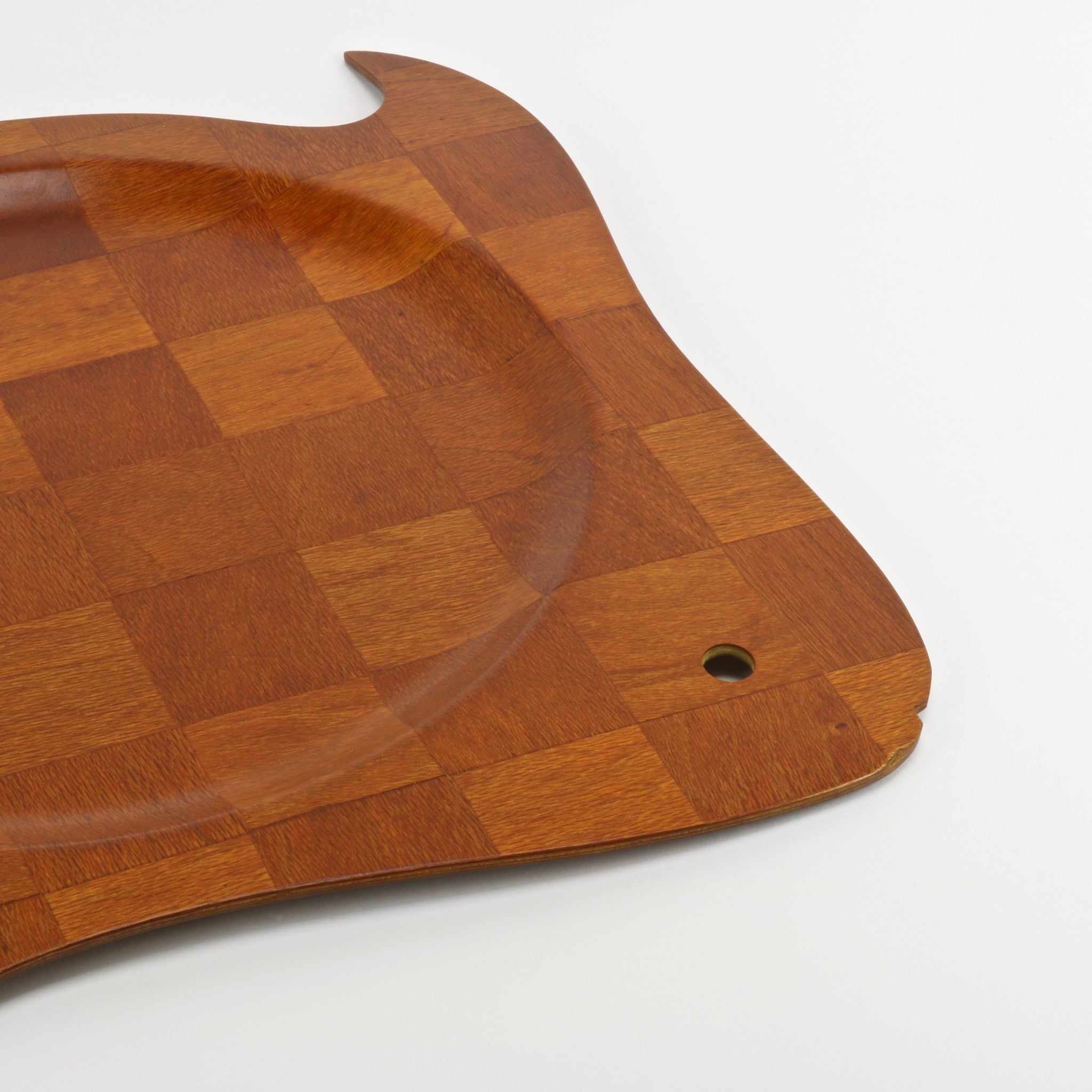 Super Wood woven teak fish shaped serving tray closeup